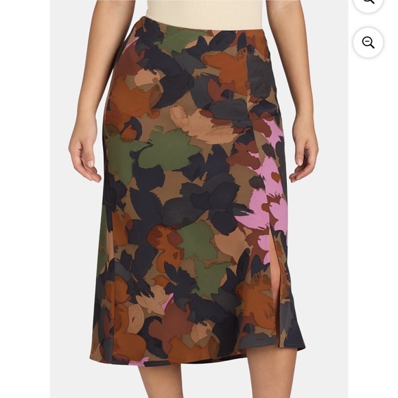 🔵 21) Multi colored abstract print midi skirt women’s NWT size medium - Picture 3 of 6